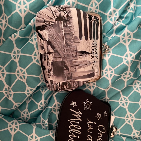 Coin purse - Picture 1 of 2